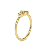 Austere Three stone Diamond Ring Yellow gold