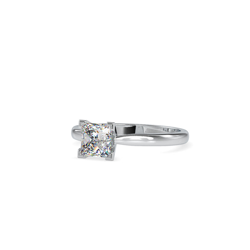 Sovereign Princess Diamond Ring White gold