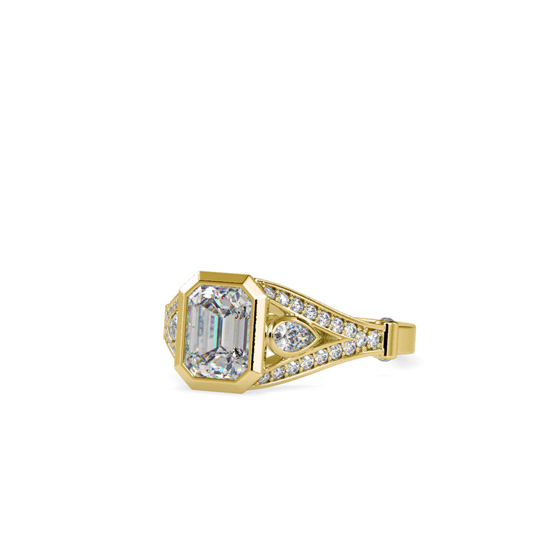 Dea Emerald Stone Diamond Ring Yellow gold