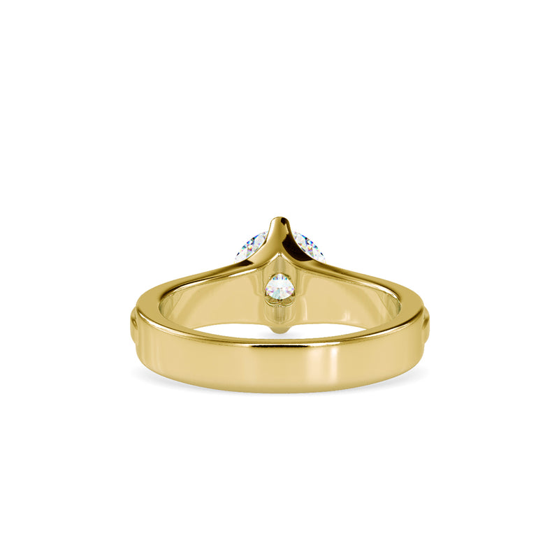 Lilith Solitaire Diamond Ring Yellow gold