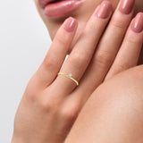 Round Leaning Delicate Diamond Ring Yellow Gold