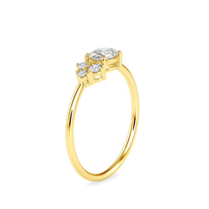 Oval Cicero Delicate Diamond Ring Yellow Gold