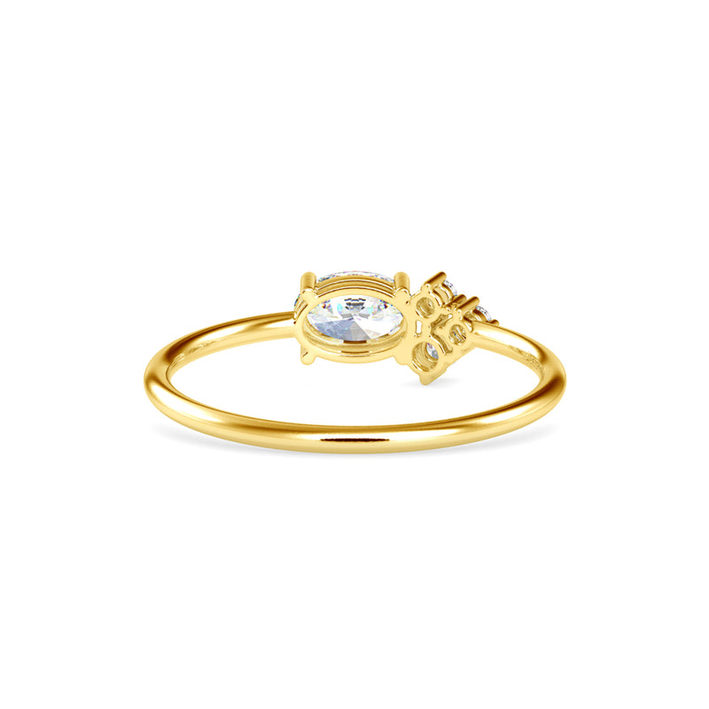 Oval Cicero Delicate Diamond Ring Yellow Gold