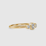 Austere Three stone Diamond Ring Yellow gold